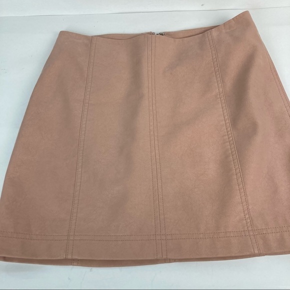 FREE PEOPLE Modern Femme Vegan Mini Skirt in Nude Size 6 - Picture 5 of 12